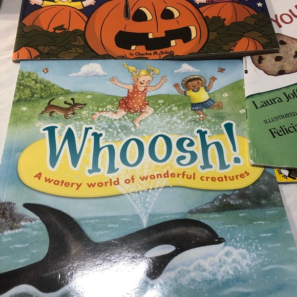 Collection of 10 Children’s soft cover Books: peanuts , Robert Munsch, Disney - Picture 5 of 11